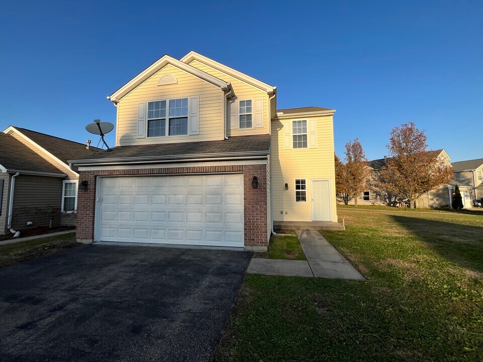 3027 Abby Way in Loveland, OH - Foto de edificio