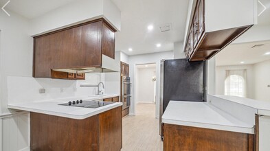 7523 Antoine Dr in Houston, TX - Building Photo - Building Photo