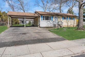 18 Castle Ave in Jackson Township, NJ - Building Photo - Building Photo