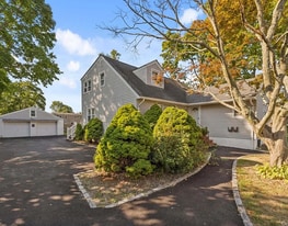 33 14th Ave in West Babylon, NY - Building Photo