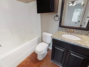 3310 Travis Cole Ave in College Station, TX - Building Photo - Building Photo