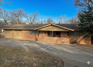 7013 Meadowbrook Dr in Fort Worth, TX - Building Photo - Building Photo