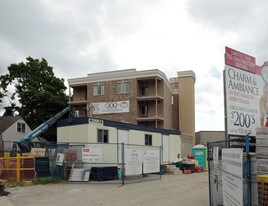 Princeton Manor in Oakville, ON - Building Photo