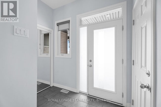 536 Culdaff Rd in Ottawa, ON - Building Photo - Building Photo