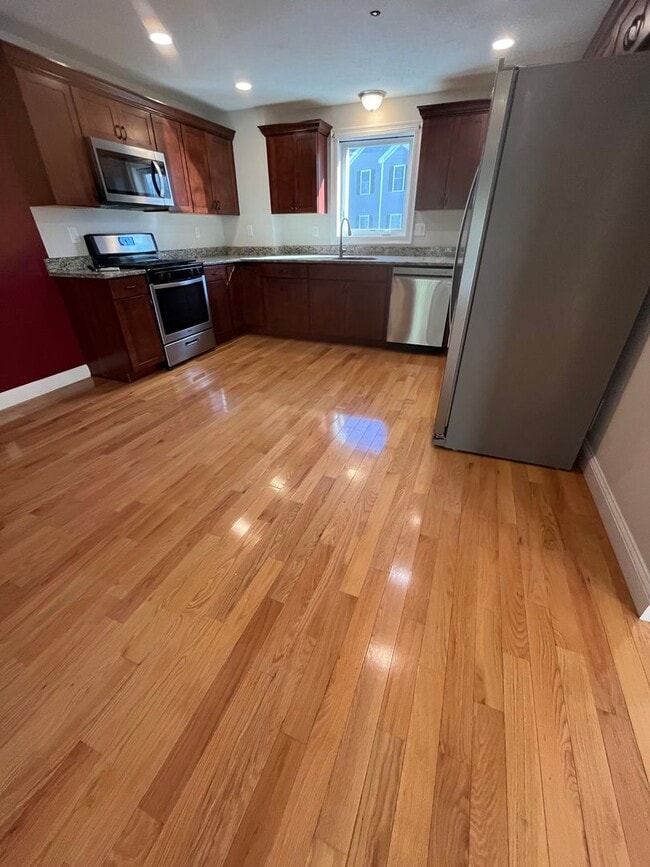 8 Sugar Maple Ln in Westford, MA - Building Photo - Building Photo