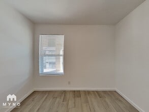 6657 W Ocotillo Rd, Unit 202 in Glendale, AZ - Foto de edificio - Building Photo