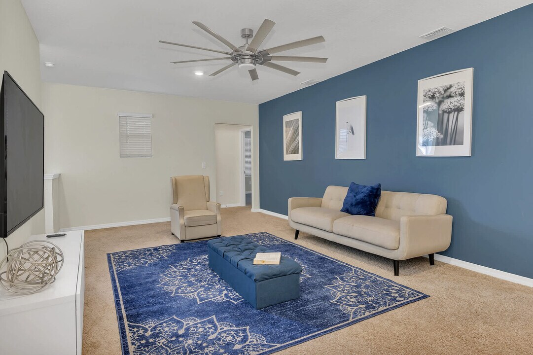 7511 Oakmoss Loop in Davenport, FL - Building Photo