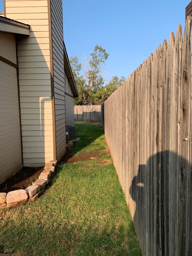 507 N Dover Ave in Lubbock, TX - Building Photo - Building Photo