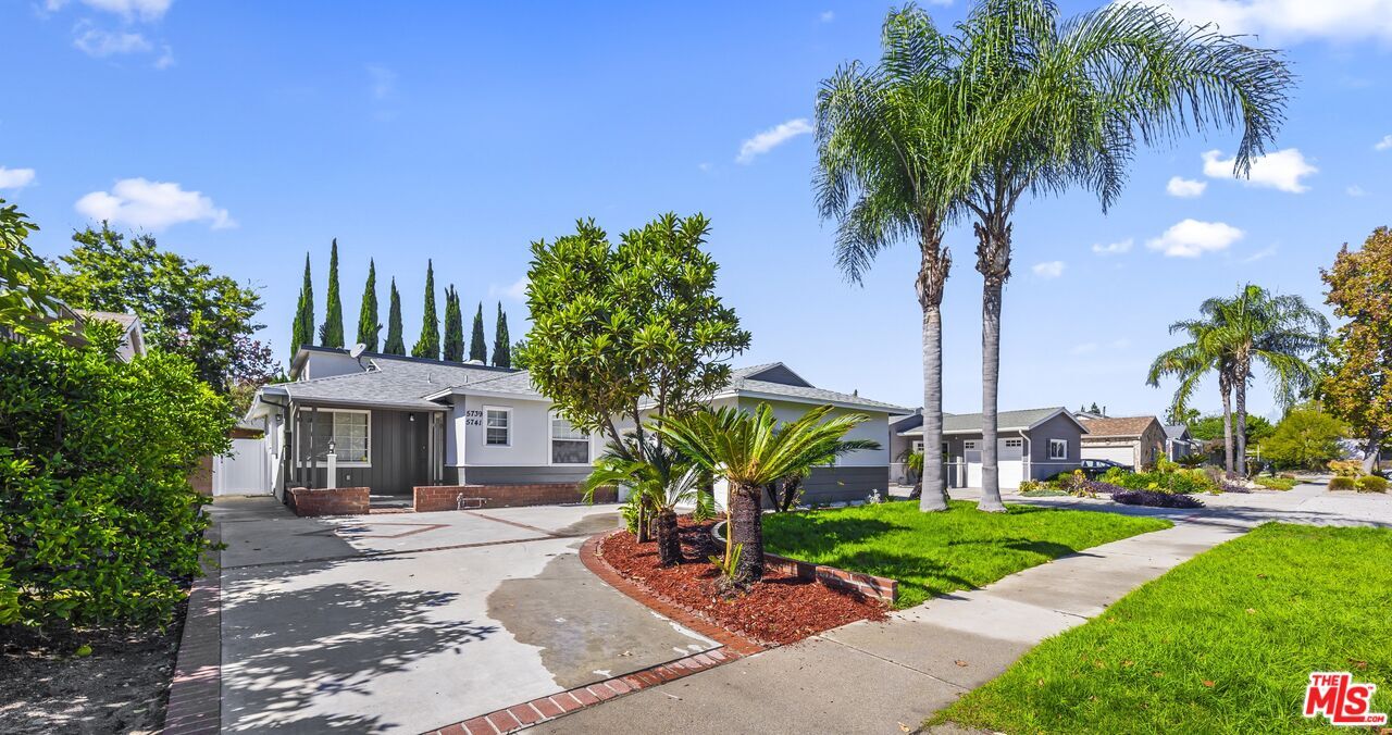 5739 Simpson Ave in Los Angeles, CA - Building Photo