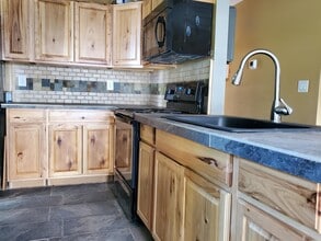 817 Rockbridge St in Bluefield, WV - Building Photo - Building Photo