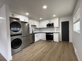 560 E 100 N in Springville, UT - Building Photo