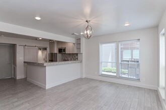 1710-1718 Maryland St in Houston, TX - Building Photo - Interior Photo