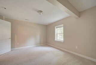 18413 Cedar Dr in Triangle, VA - Building Photo - Building Photo