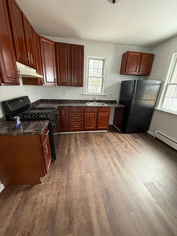 264-266 Pomona Avenue, 1 in Newark, NJ - Foto de edificio - Building Photo