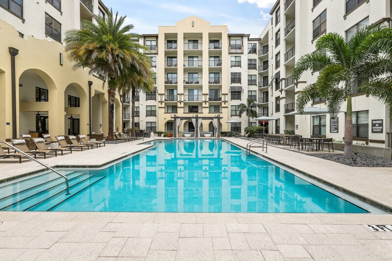 Lantower Westshore in Tampa, FL - Foto de edificio