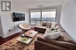 7 Concorde Pl in Toronto, ON - Building Photo - Building Photo