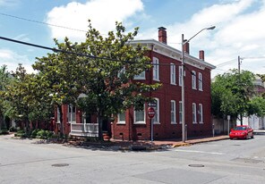 337 Tattnall St in Savannah, GA - Building Photo