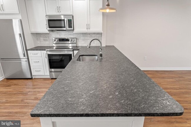 106 Valley Stream Cir in Chesterbrook, PA - Building Photo - Building Photo