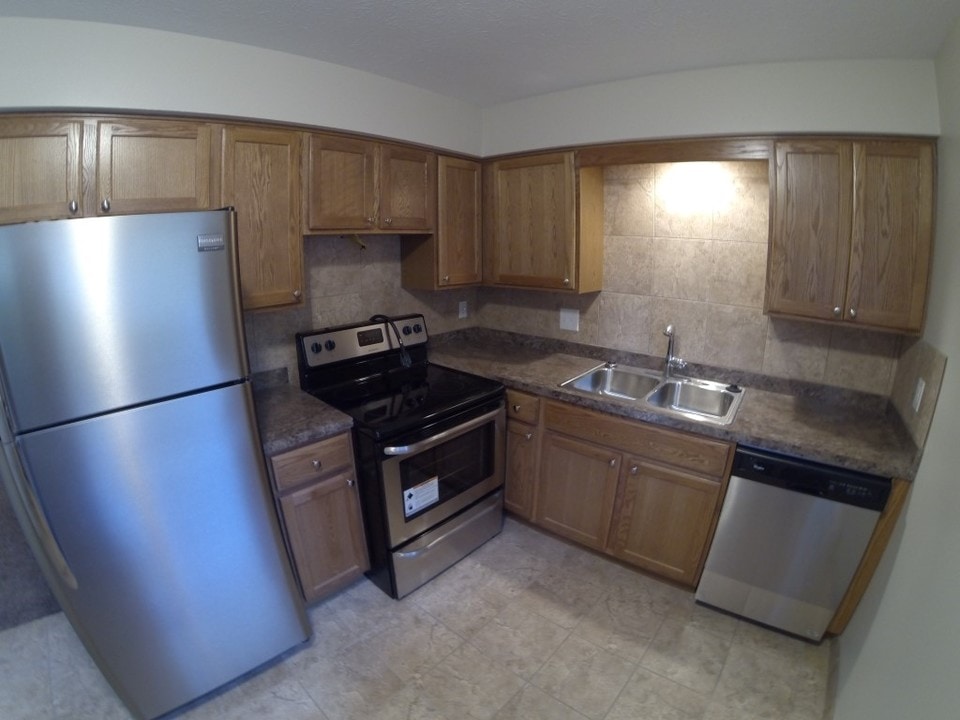 432 Mathews Apartments in Youngstown, OH - Building Photo