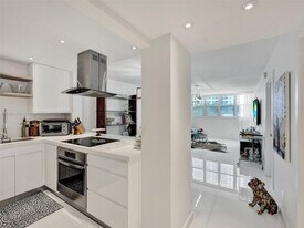 1825 S Ocean Dr in Hallandale Beach, FL - Building Photo
