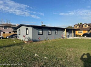 3782 Catalina Dr in Cocoa, FL - Foto de edificio - Building Photo