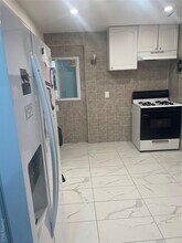 103 E St Marks Pl in Valley Stream, NY - Building Photo - Building Photo