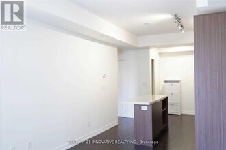 21-1221 Widmer St in Toronto, ON - Building Photo - Building Photo