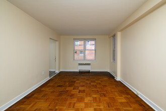 Long Lane Apartments in Upper Darby, PA - Building Photo - Interior Photo