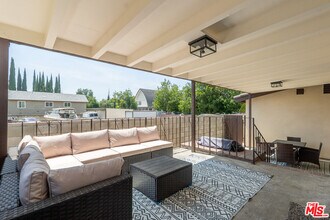 20456 Strathern St in Los Angeles, CA - Building Photo - Building Photo