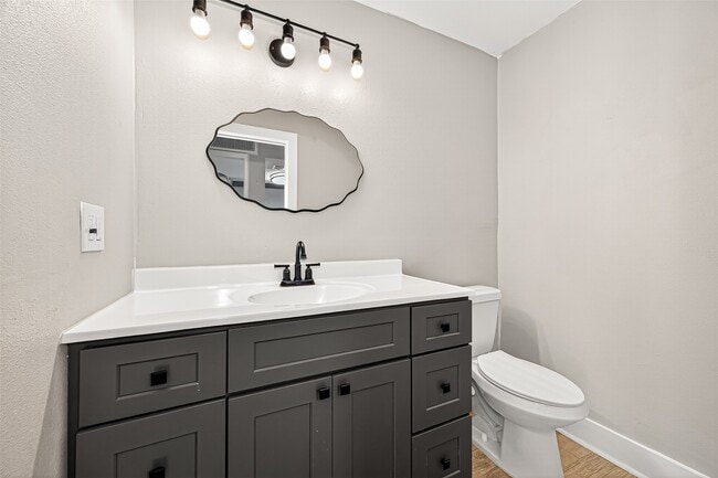 property at 830 Threadneedle St