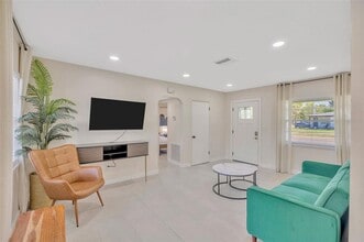 4020 W Euclid Ave in Tampa, FL - Building Photo - Building Photo