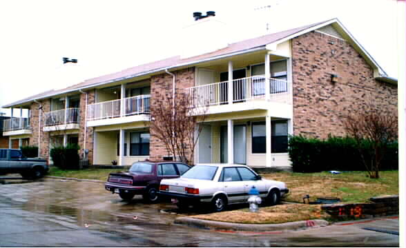 Indian Village in Garland, TX - Foto de edificio