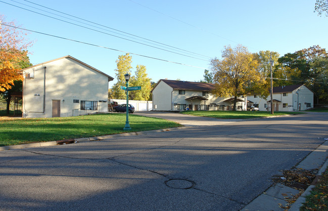 1419 Case Ave East in St. Paul, MN - Building Photo - Building Photo