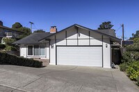 20 Chadwick Ct in Millbrae, CA - Building Photo - Building Photo