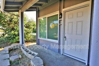 5813 Cash Ct in Carmichael, CA - Building Photo - Building Photo