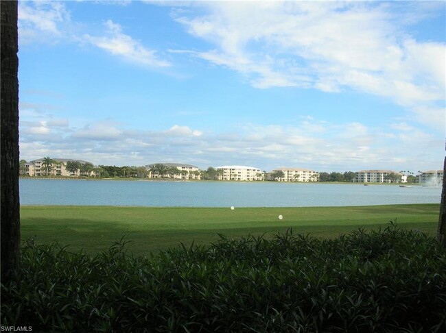 10470 Washingtonia Palm Way-Unit -1213 in Ft. Myers, FL - Building Photo - Building Photo