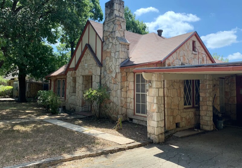 244 W Hermosa in San Antonio, TX - Building Photo