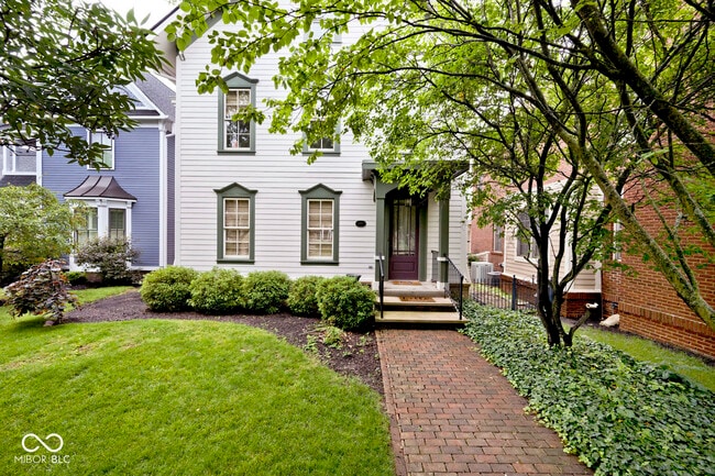 property at 1997 Rhettsbury St