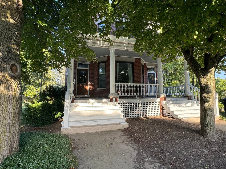 714 Pine St in Michigan City, IN - Building Photo