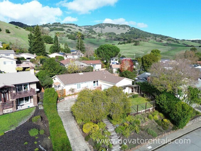 40 Martinez Ct in Novato, CA - Building Photo - Building Photo