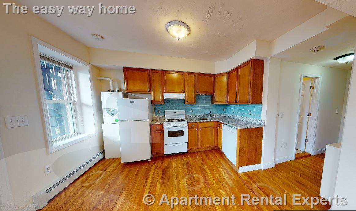 1056 Cambridge St in Cambridge, MA - Foto de edificio