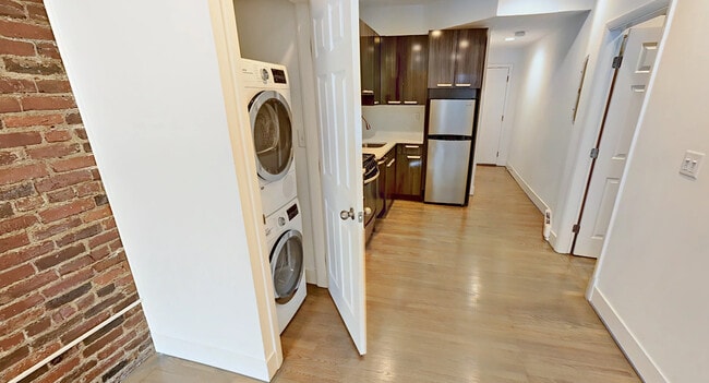 88 W Cedar St, Unit 4 in Boston, MA - Foto de edificio - Building Photo