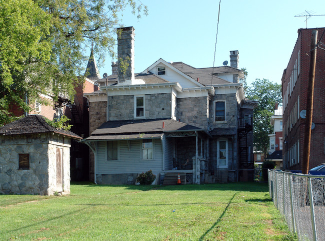 824 W Main St in Norristown, PA - Building Photo - Building Photo