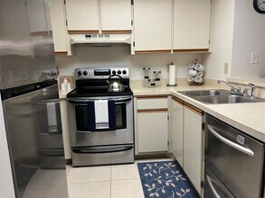 1533 SE Royal Green Cir in Port St. Lucie, FL - Building Photo - Building Photo