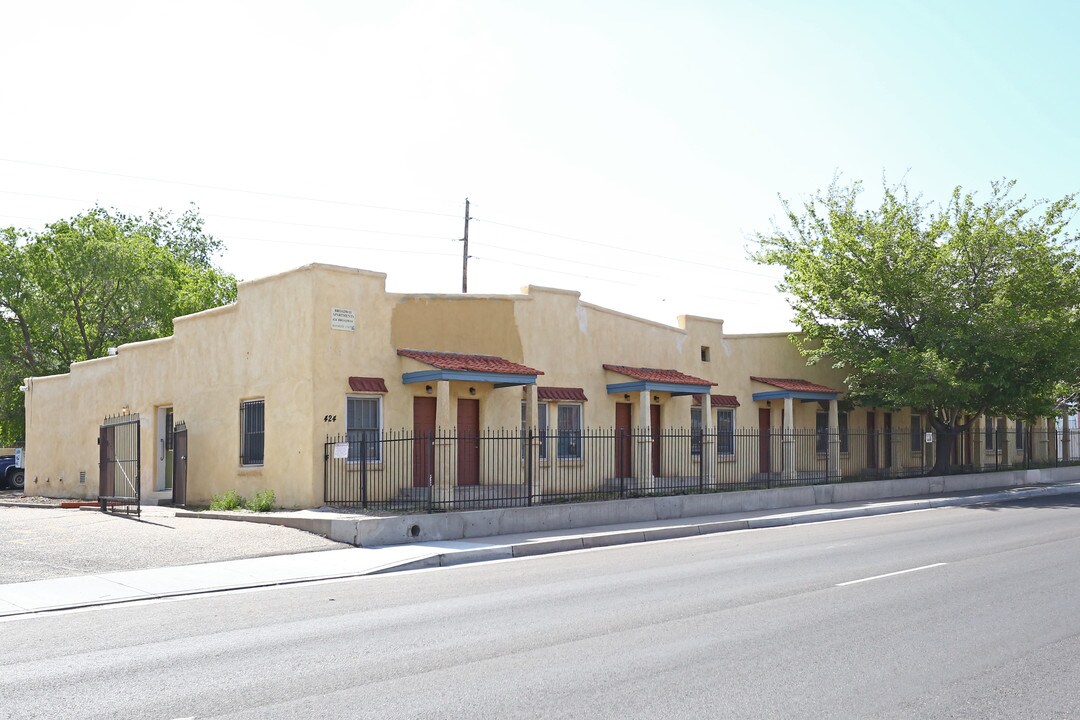 Broadway Apartments in Albuquerque, NM - Foto de edificio