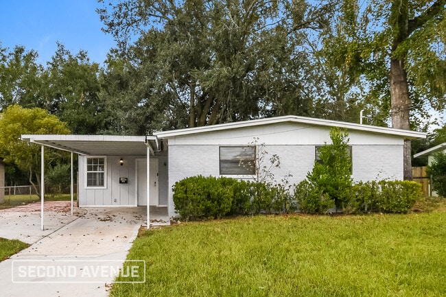 property at 285 Renne Dr N