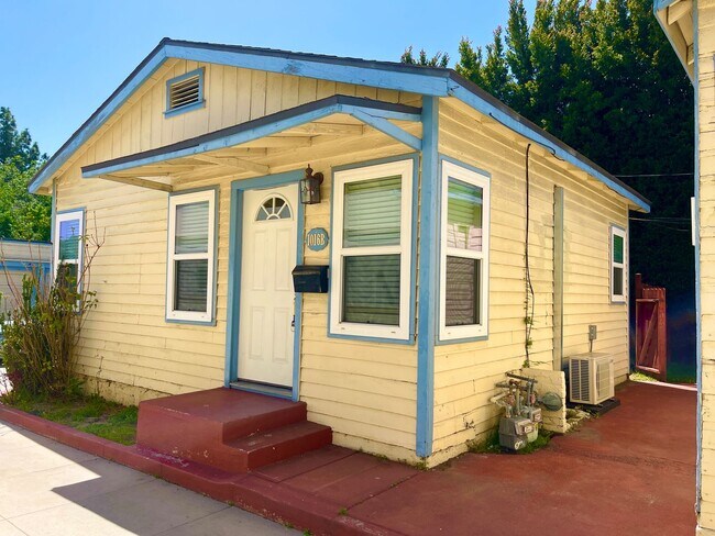 1016 E Garfield Ave-Unit -1016 Unit B ACTIVE in Glendale, CA - Building Photo - Building Photo