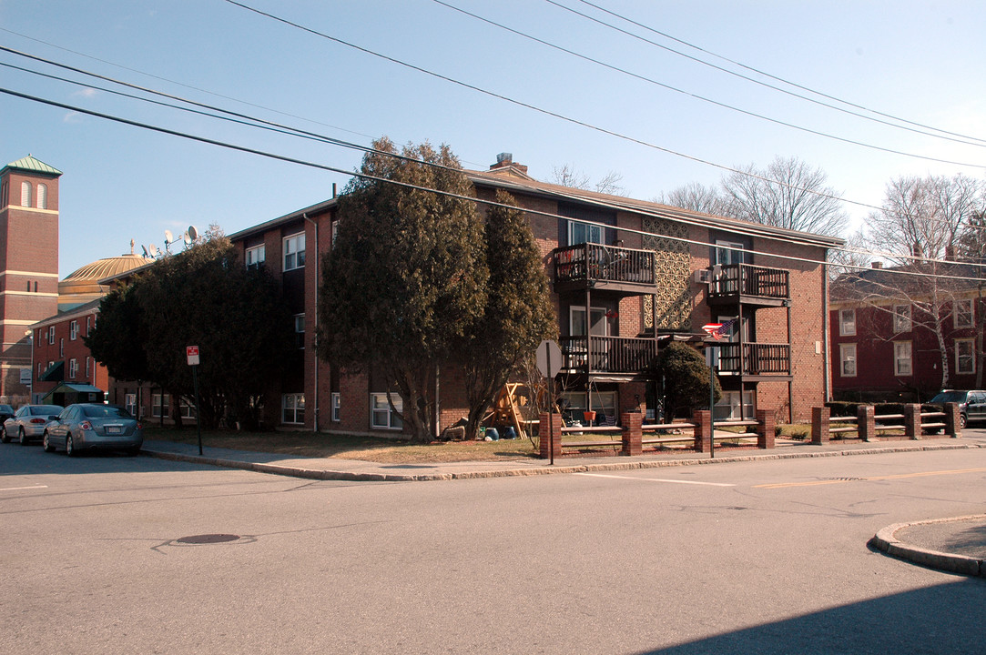 166 Stevens St in Lowell, MA - Building Photo