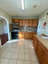 72 Mowry St in Pawtucket, RI - Building Photo - Building Photo