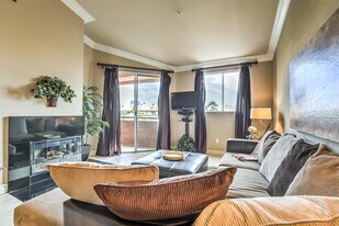 220 E Flamingo Rd in Las Vegas, NV - Building Photo